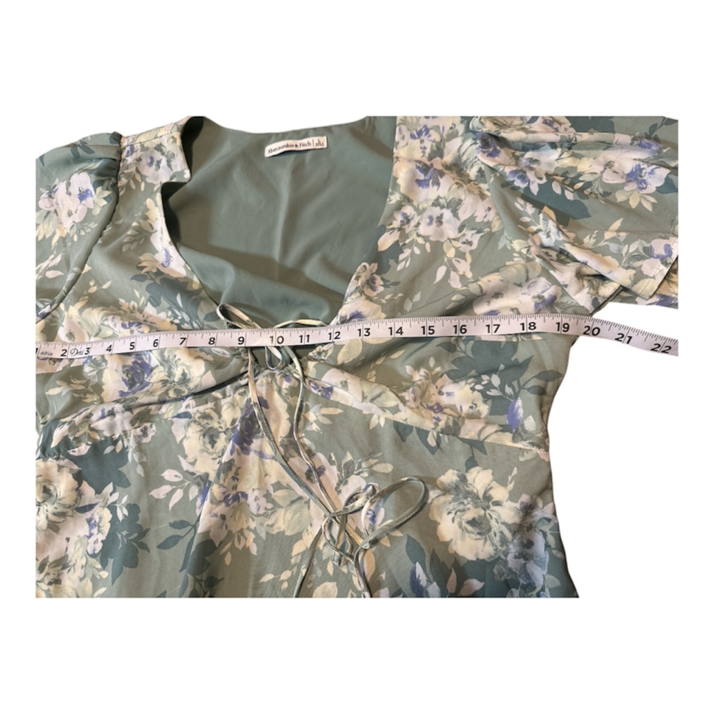 Abercrombie & Fitch Floral Green Blouse - Picture 4 of 7